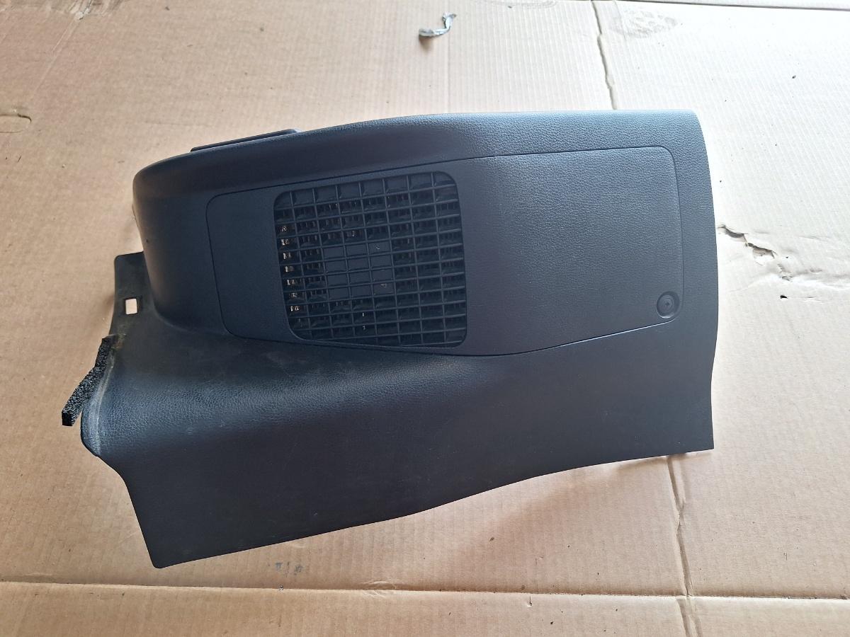 Ornament inferior lateral bancheta spate dreapta TOYOTA COROLLA _E21_ 2018 -> 1.8 Hybrid 2ZR-FXE 76973-02030