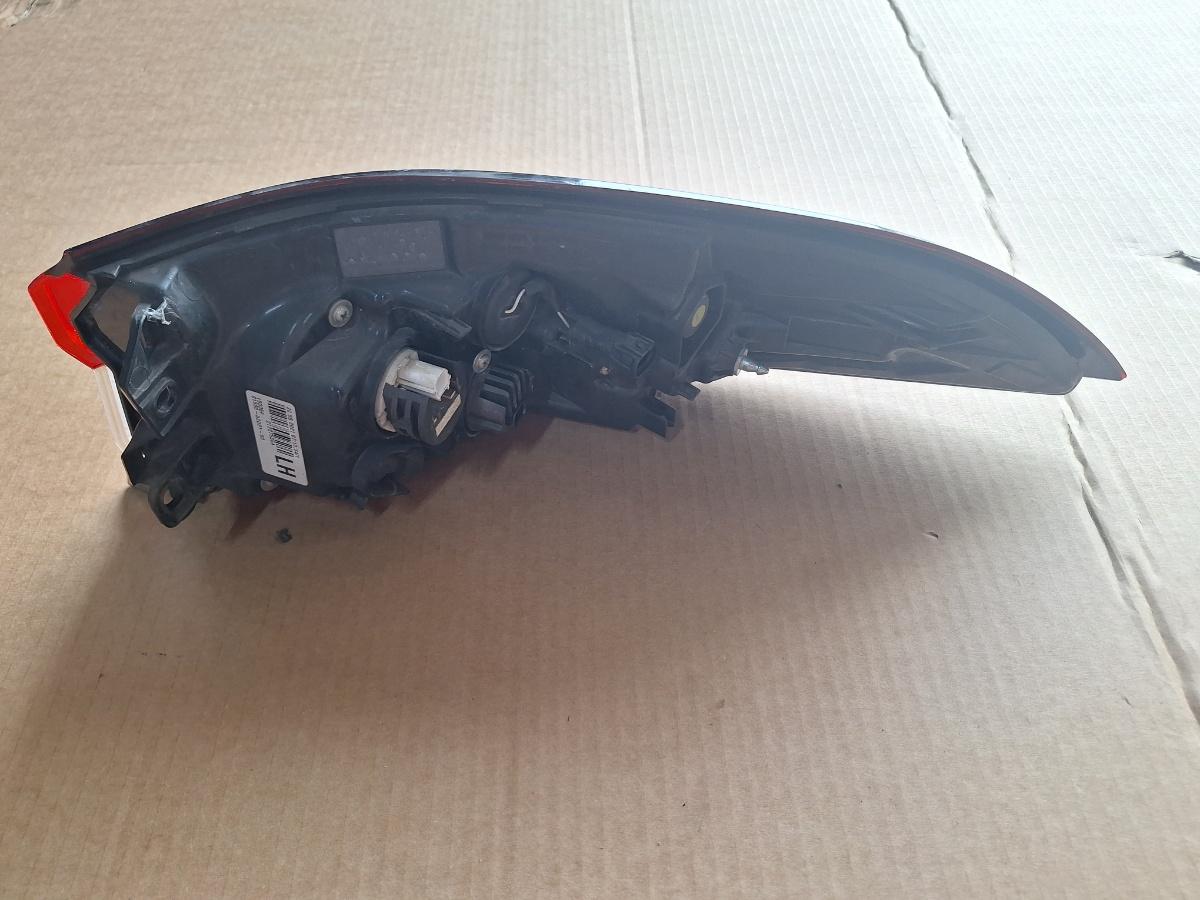 Lampa spate / Stop stanga TOYOTA COROLLA _E21_ 2018 -> 1.8 Hybrid 2ZR-FXE 81560-02D21-00