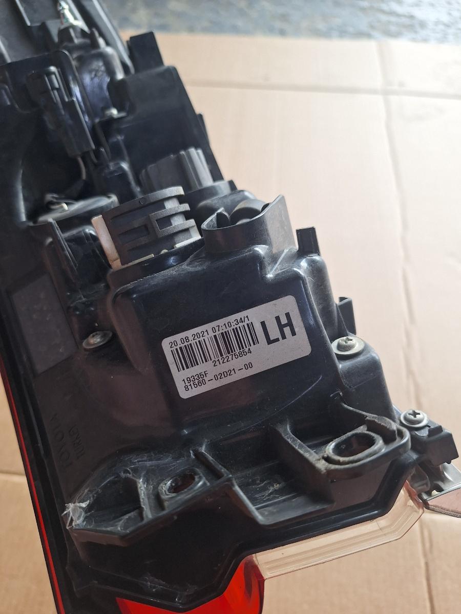 Lampa spate / Stop stanga TOYOTA COROLLA _E21_ 2018 -> 1.8 Hybrid 2ZR-FXE 81560-02D21-00