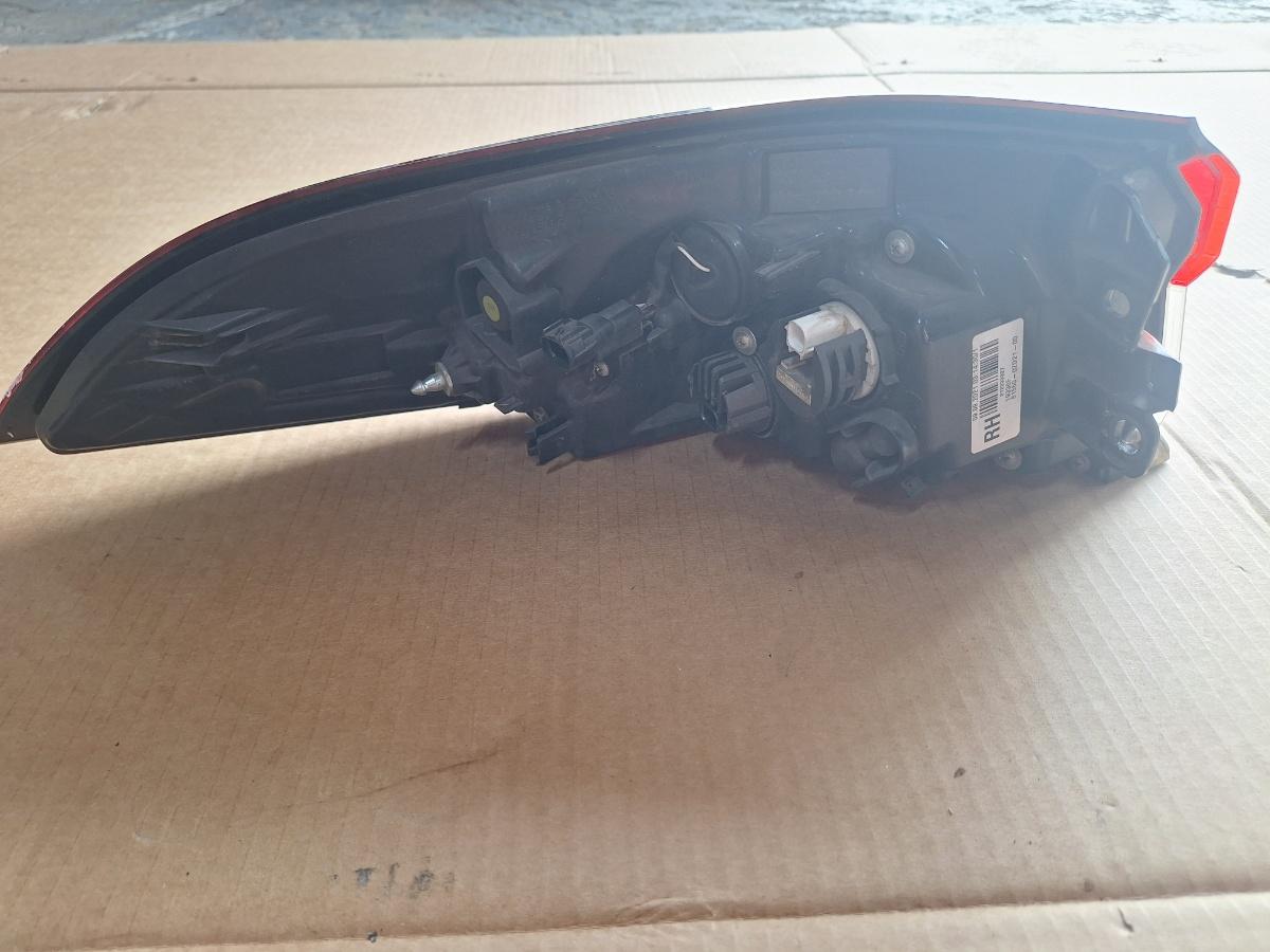 Lampa spate / Stop dreapta TOYOTA COROLLA _E21_ 2018 -> 1.8 Hybrid 2ZR-FXE 81550-02D21-00