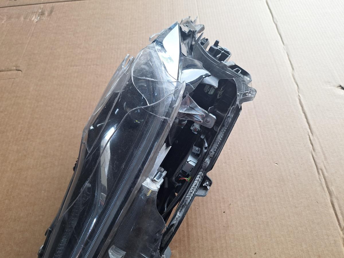 Far stanga full led - Avariat cu carcasa sparta TOYOTA COROLLA _E21_ 2018 - 2025 81150-02T51-00