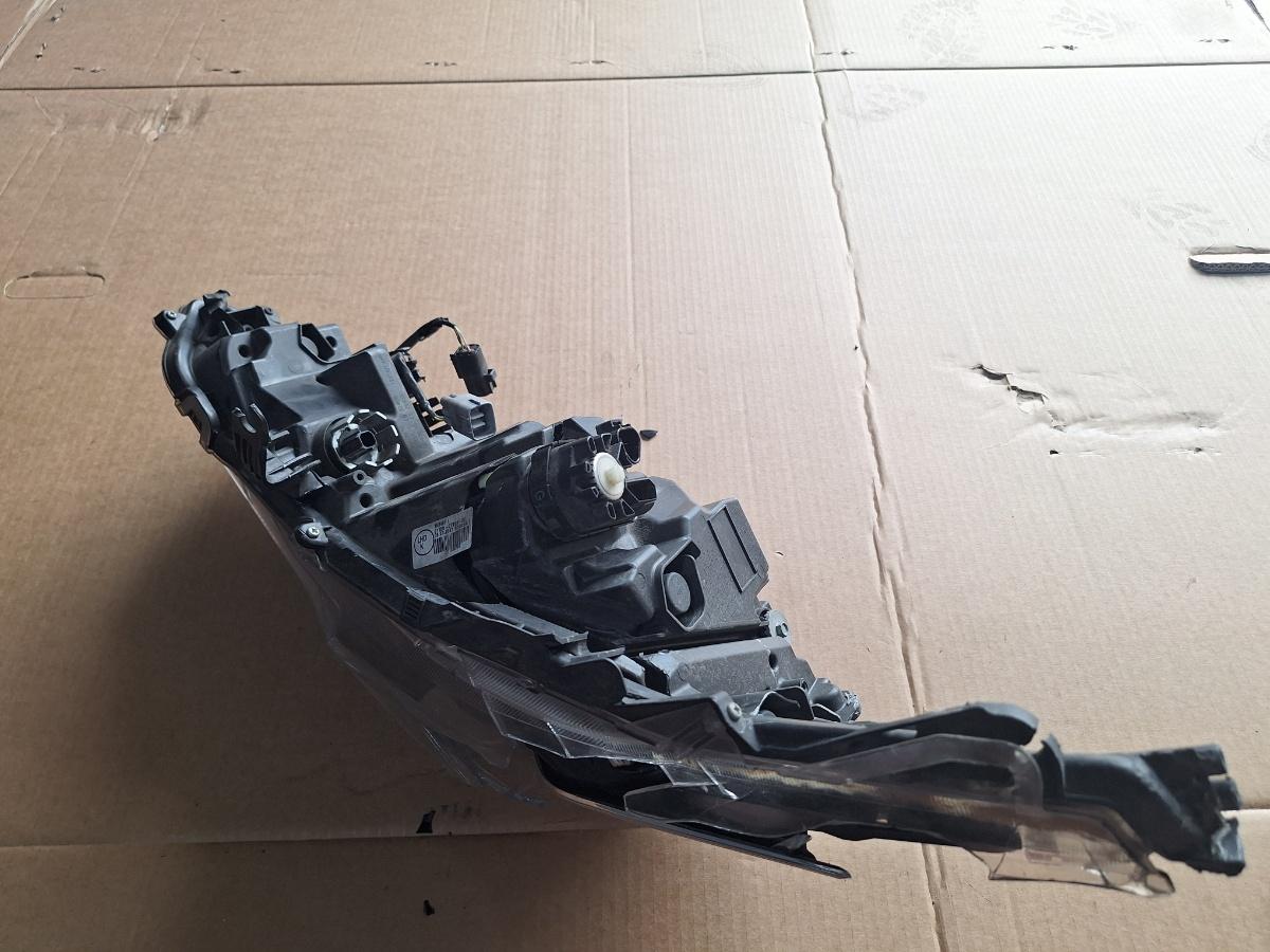 Far stanga full led - Avariat cu carcasa sparta TOYOTA COROLLA _E21_ 2018 - 2025 81150-02T51-00