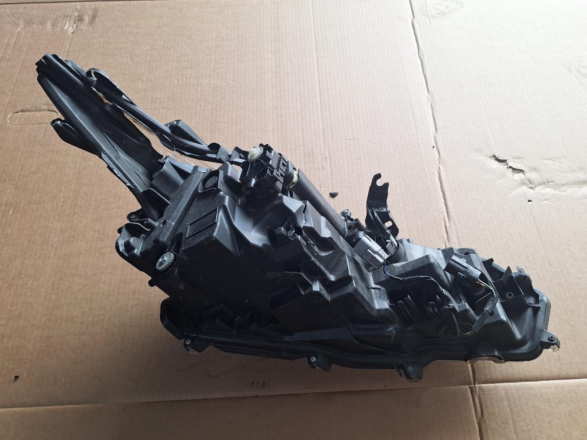Far stanga full led - Avariat cu carcasa sparta TOYOTA COROLLA _E21_ 2018 - 2025 81150-02T51-00