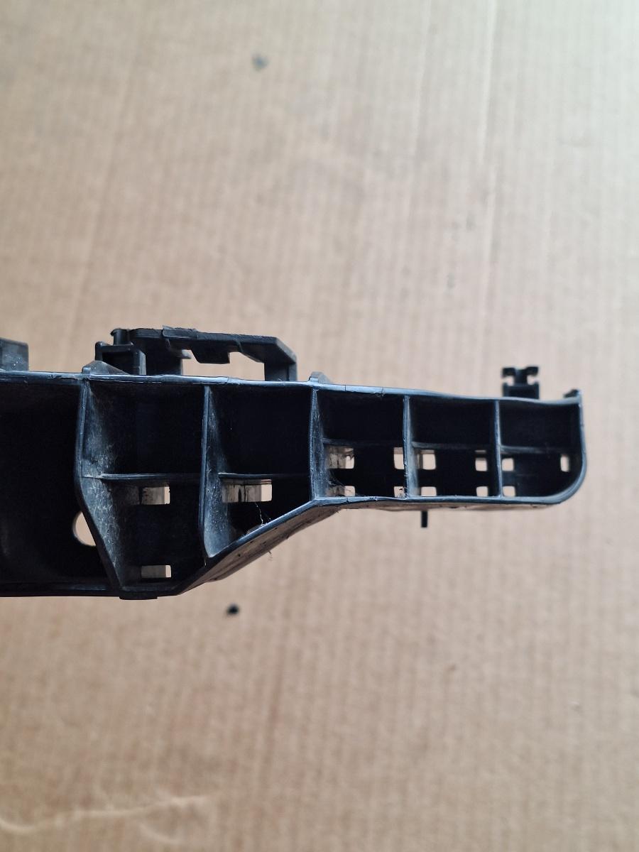 Suport bara de protectie spate dreapta TOYOTA COROLLA _E21_ 2018 -> 1.8 Hybrid 2ZR-FXE 5256202310