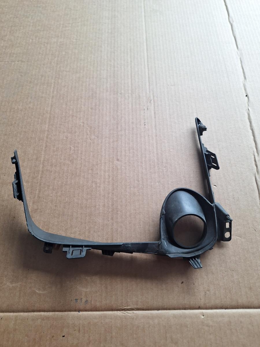 Grila proiector stanga fata TOYOTA COROLLA _E21_ 2018 -> 1.8 Hybrid 2ZR-FXE 81482-02A70