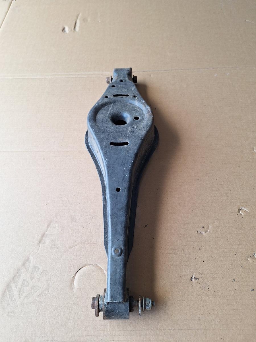 Brat de control/bascula superior spate stanga VOLKSWAGEN TOURAN 1T1, 1T2 2003 - 2010 2.0 TDI BMM Triscan L 1324