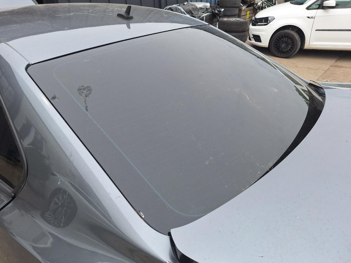 Geam luneta spate VOLKSWAGEN JETTA VI 162/163 2010 - 2018 2.0 TDI CLCA, CUUA Vitro 43R-004670