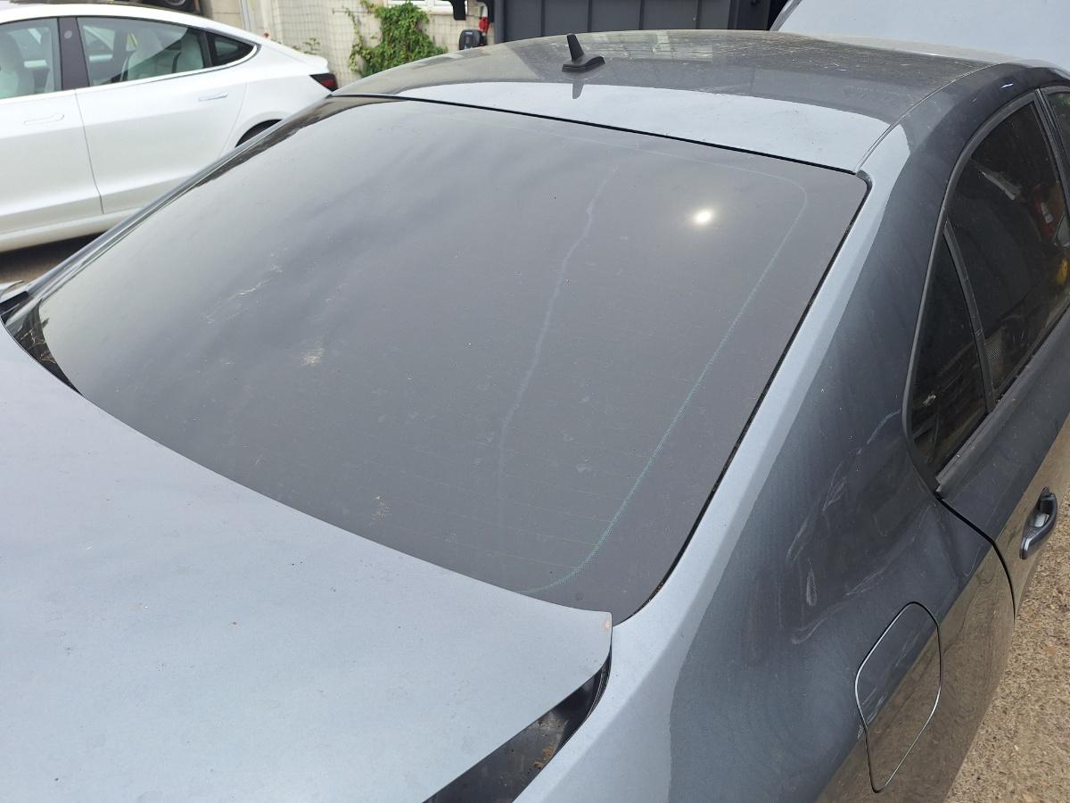 Geam luneta spate VOLKSWAGEN JETTA VI 162/163 2010 - 2018 2.0 TDI CLCA, CUUA Vitro 43R-004670
