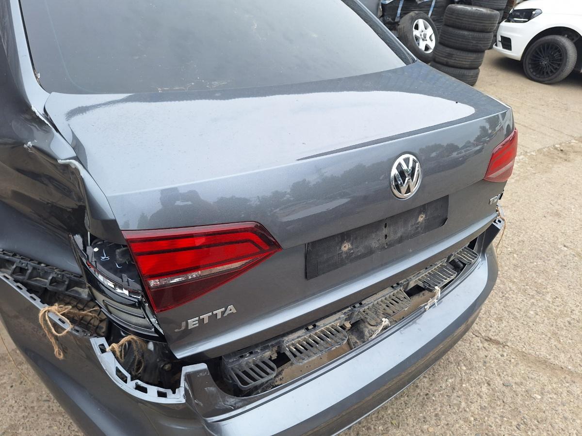 Capota portbagaj VOLKSWAGEN JETTA VI 162/163 2015 - 2018 FACELIFT 5C6827025E