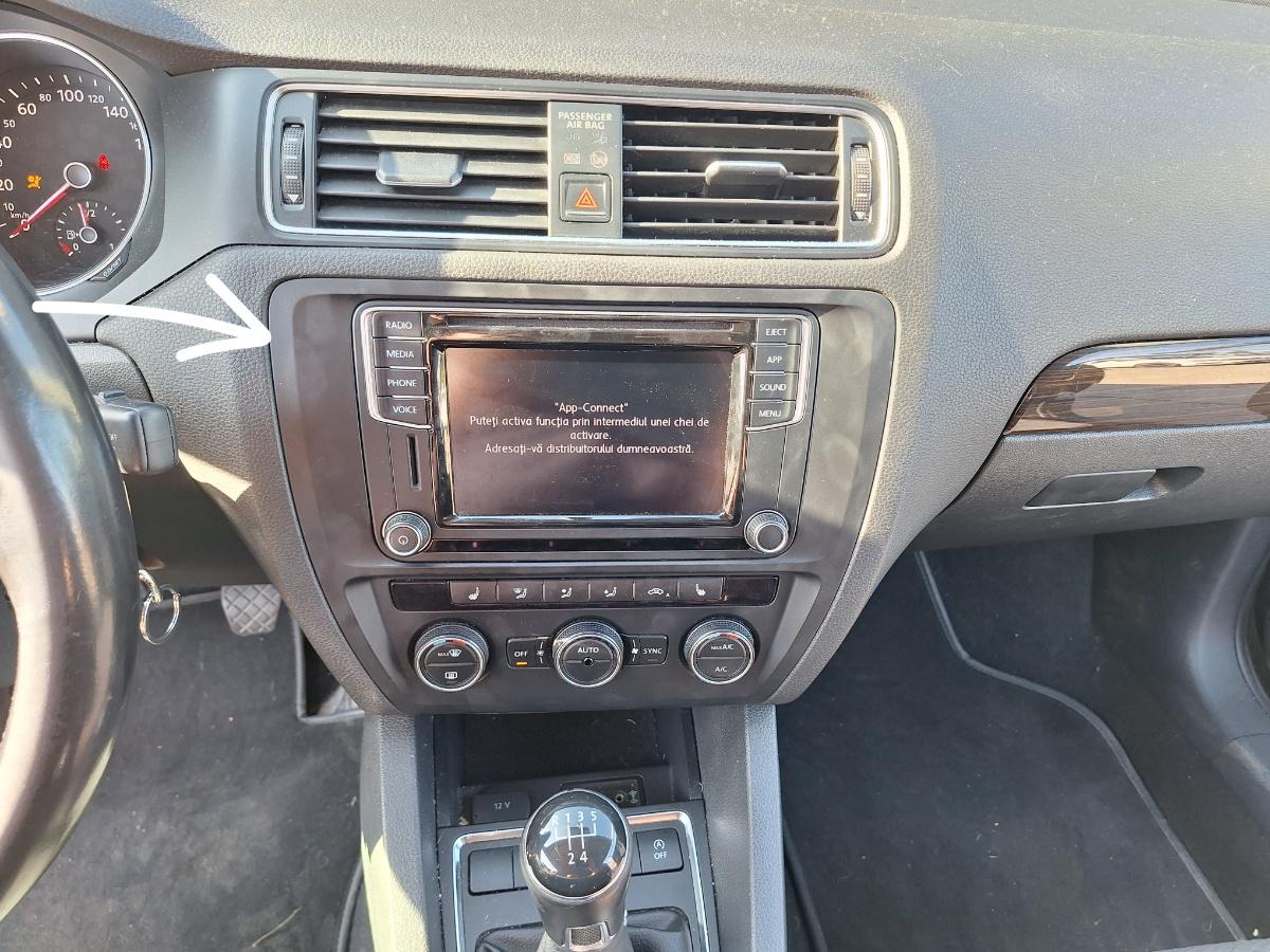 Ornament rama consola navigatie VOLKSWAGEN JETTA VI 162/163 2010 - 2018 2.0 TDI CLCA, CUUA 5C6858069E