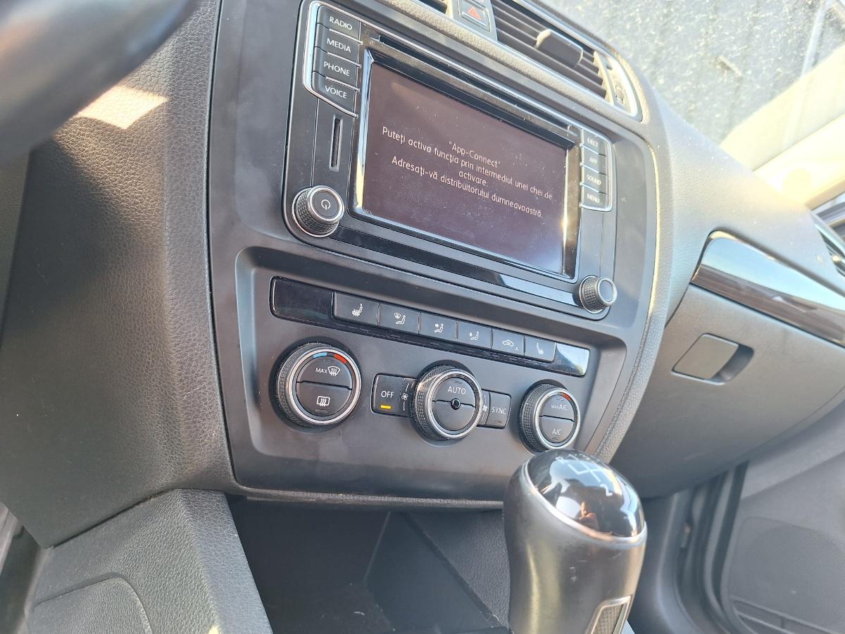 Ornament rama consola navigatie VOLKSWAGEN JETTA VI 162/163 2010 - 2018 2.0 TDI CLCA, CUUA 5C6858069E