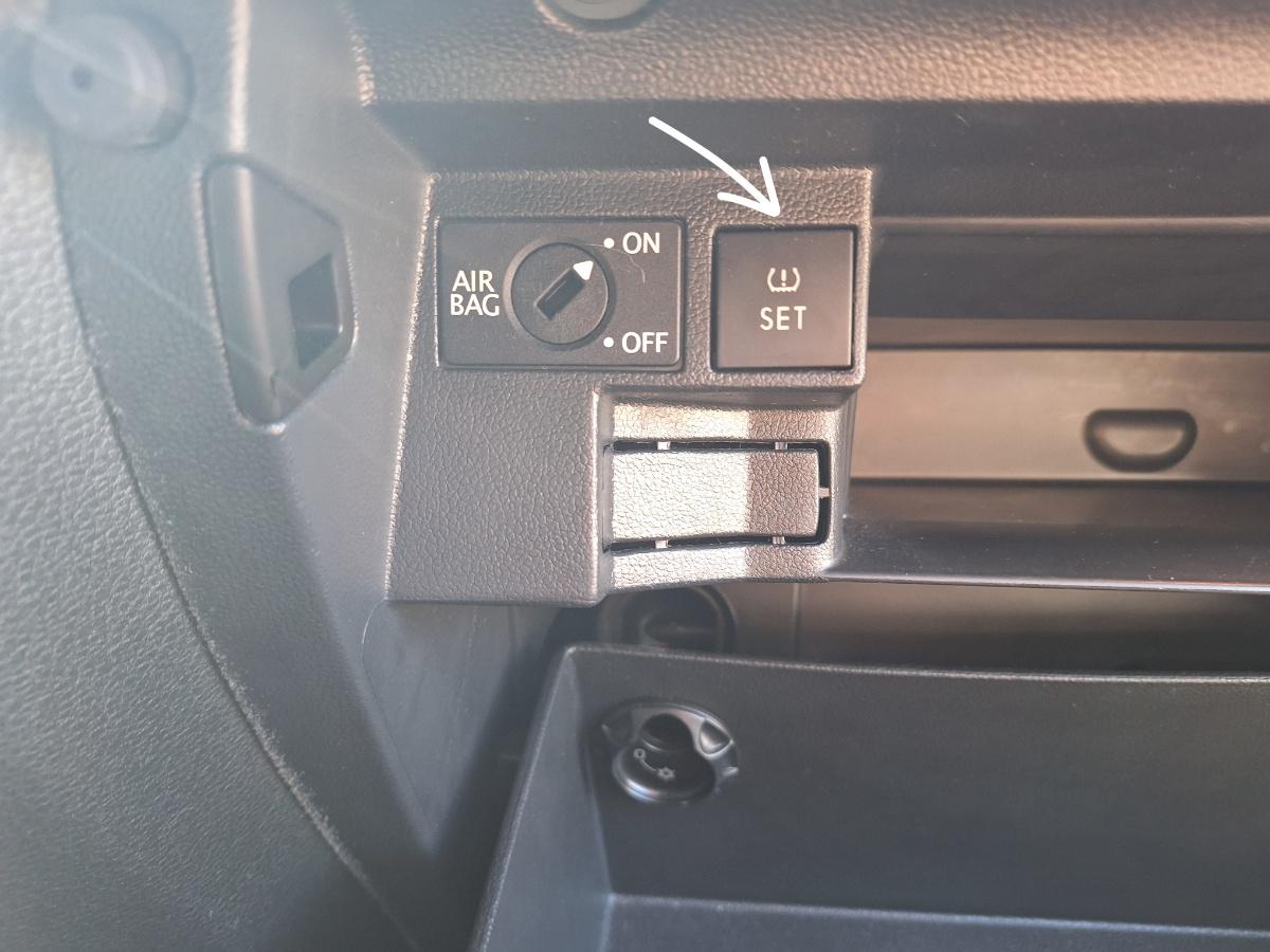 Buton reinitializare sistem de monitorizare a presiunii in roti VOLKSWAGEN JETTA VI 162/163 2010 - 2018 2.0 TDI CLCA, CUUA