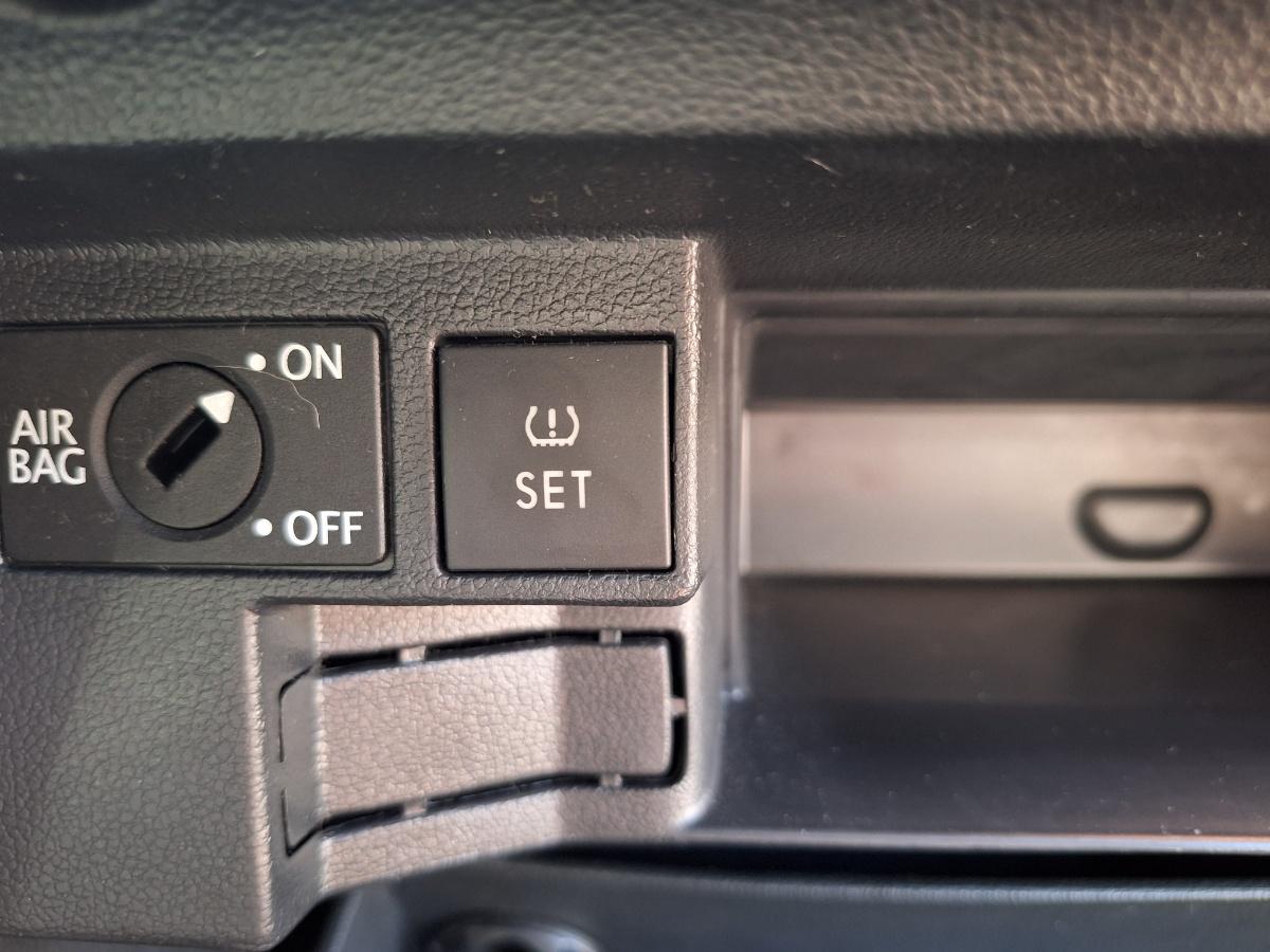 Buton reinitializare sistem de monitorizare a presiunii in roti VOLKSWAGEN JETTA VI 162/163 2010 - 2018 2.0 TDI CLCA, CUUA