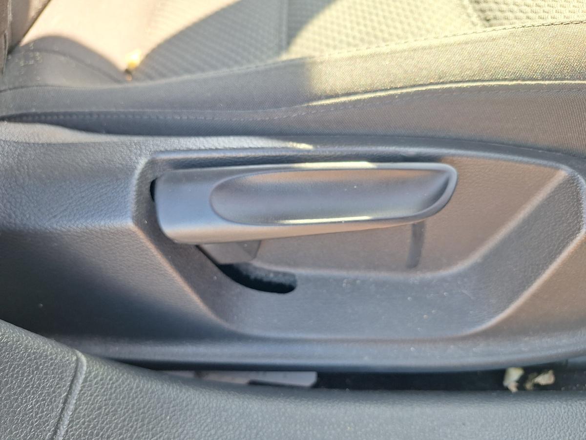 Maner reglaj scaun dreapta VOLKSWAGEN JETTA VI 162/163 2010 - 2018 2.0 TDI CLCA, CUUA 5C6882252B