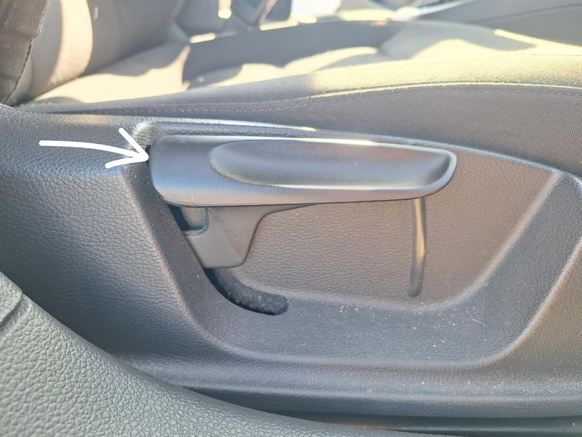Maner reglaj scaun dreapta VOLKSWAGEN JETTA VI 162/163 2010 - 2018 2.0 TDI CLCA, CUUA 5C6882252B