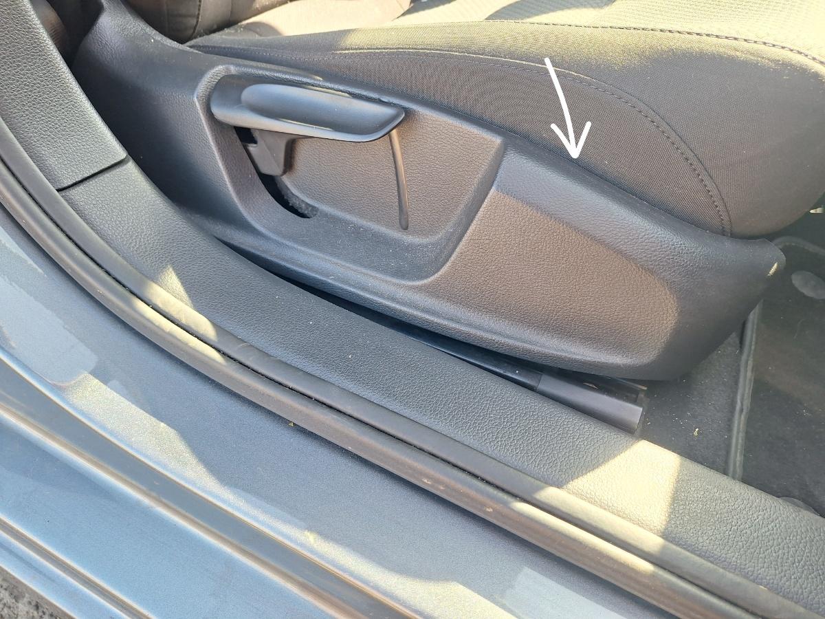 Ornament scaun dreapta VOLKSWAGEN JETTA VI 162/163 2010 - 2018 2.0 TDI CLCA, CUUA 5C6881348