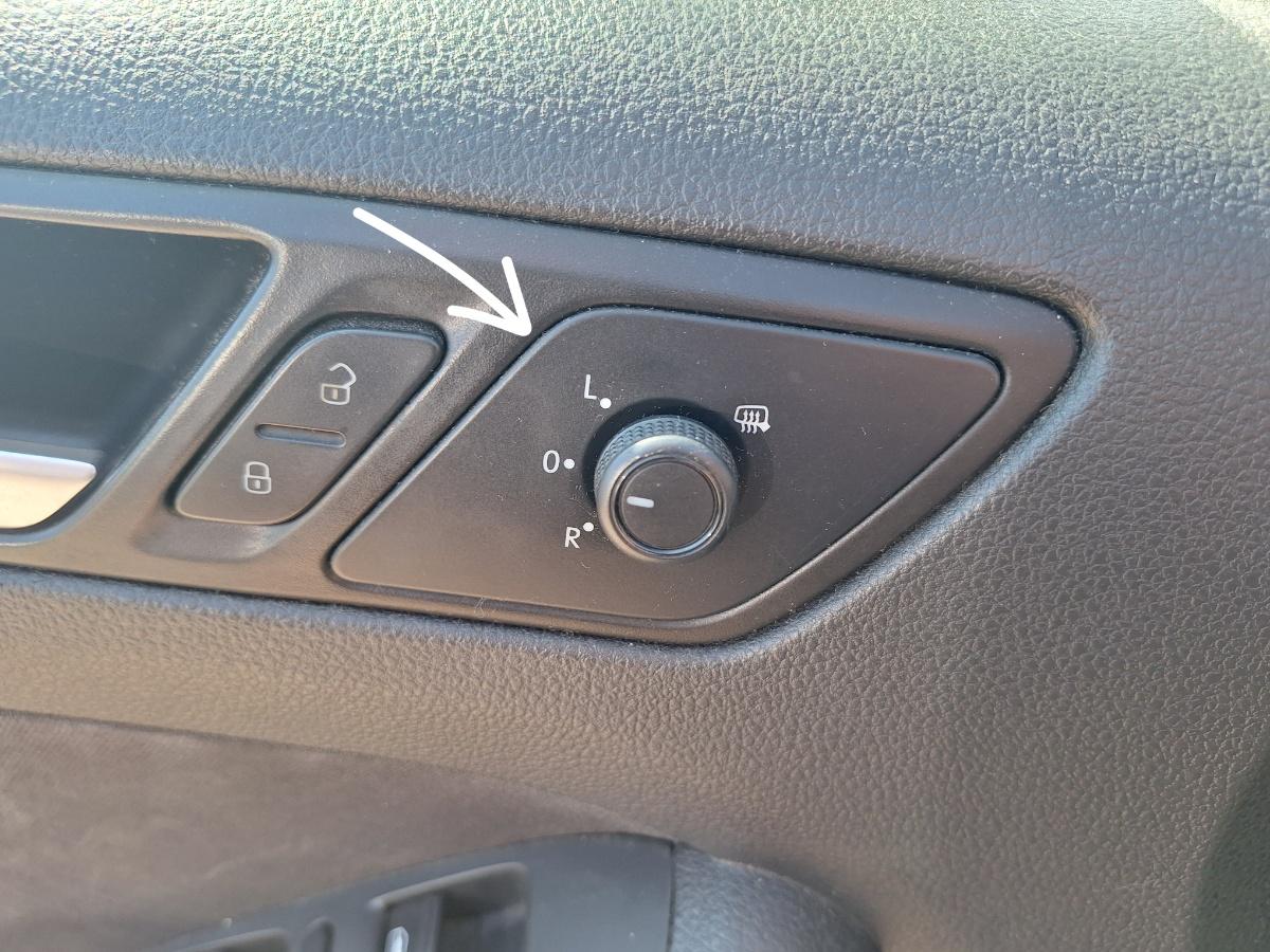 Buton reglaj oglinda laterala VOLKSWAGEN JETTA VI 162/163 2010 - 2018 2.0 TDI CLCA, CUUA 5C7959565K