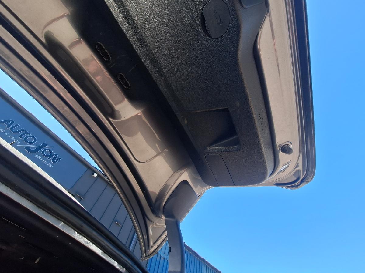 Capitonaj hayon VOLKSWAGEN JETTA VI 162/163 2010 - 2018 2.0 TDI CLCA, CUUA 5C6867605B
