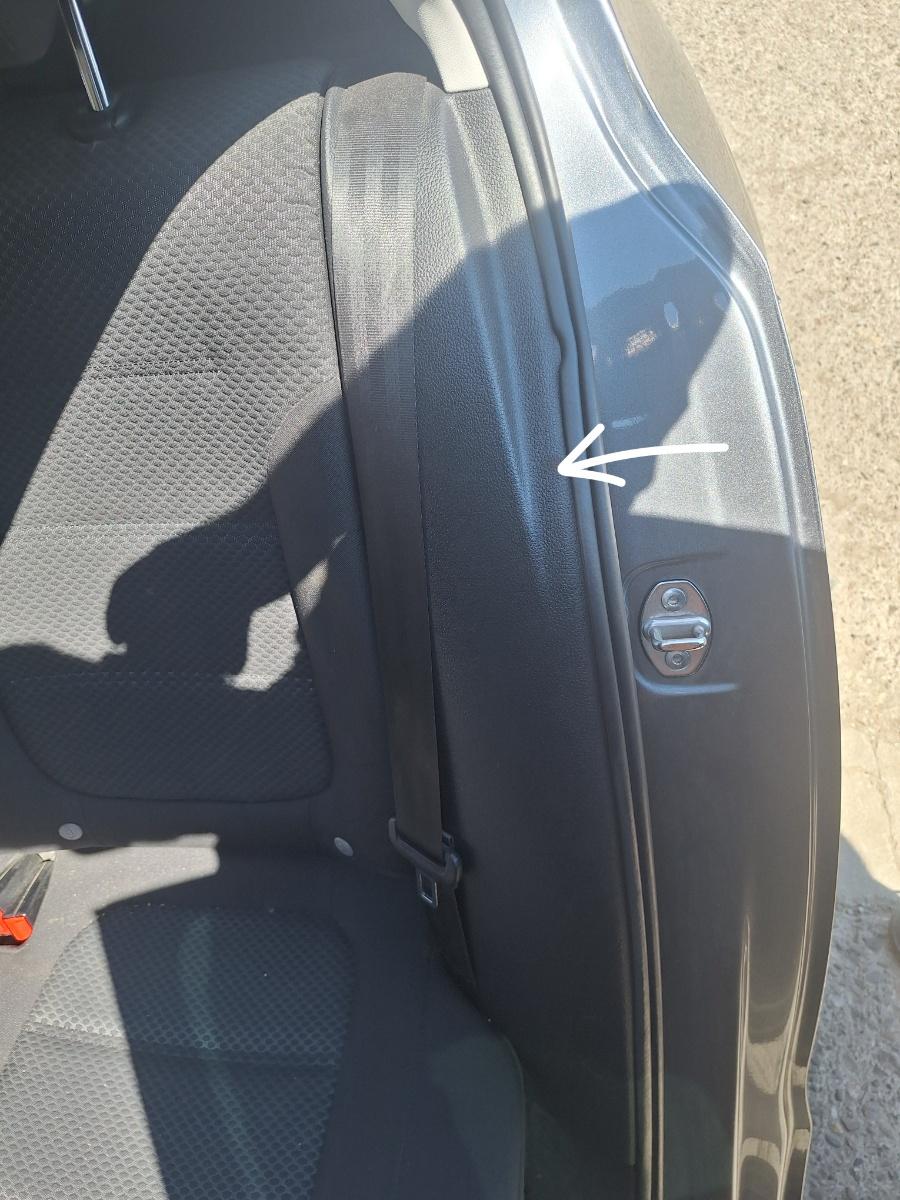 Ornament inferior lateral bancheta spate stanga VOLKSWAGEN JETTA VI 162/163 2010 - 2018 2.0 TDI CLCA, CUUA