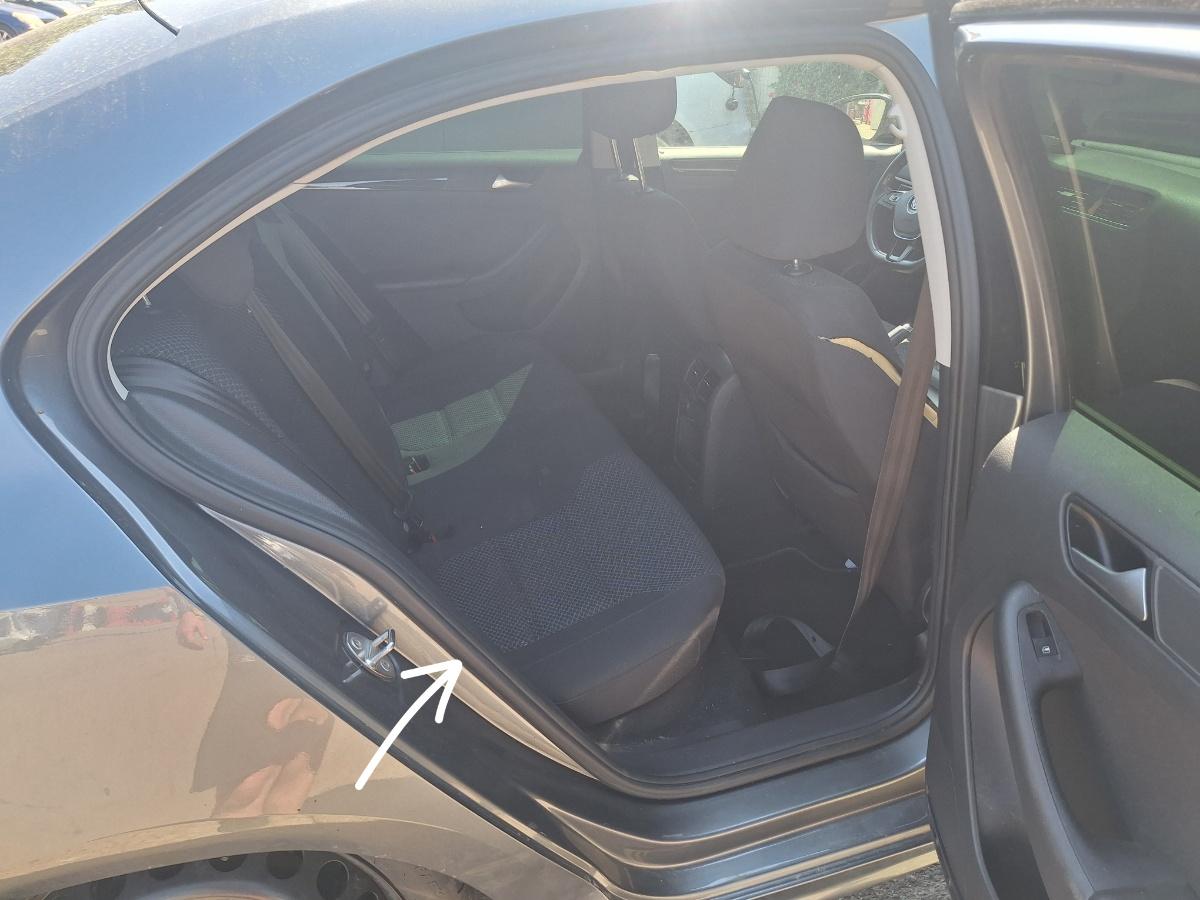 Cheder portiera spate (pe caroserie) dreapta VOLKSWAGEN JETTA VI 162/163 2010 - 2018 2.0 TDI CLCA, CUUA
