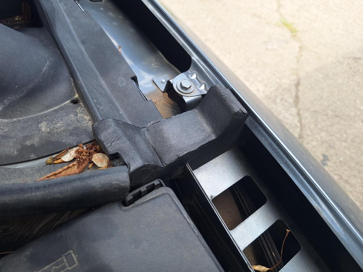 Bureti etansare capota motor VOLKSWAGEN JETTA VI 162/163 2010 - 2018 2.0 TDI CLCA, CUUA