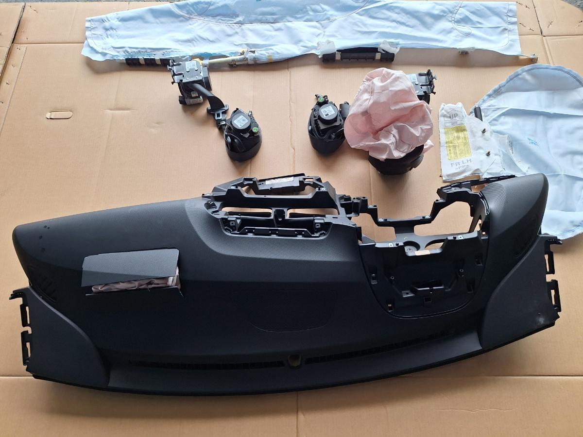 Set airbaguri cu panou HYUNDAI i20 [ 2020 -> ]