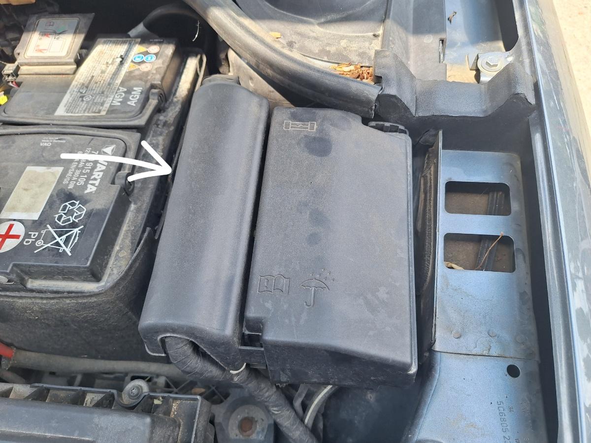 Capac tablou de sigurante VOLKSWAGEN JETTA VI 162/163 2010 - 2018 2.0 TDI CLCA, CUUA 5C0937132A