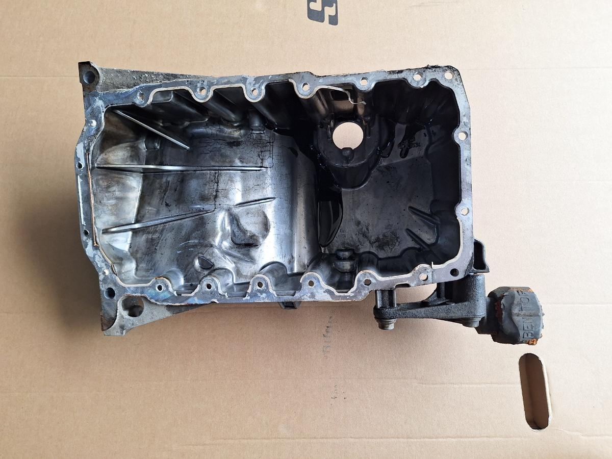 Baie de ulei AUDI A4 IV Avant 8K5, B8 2007 - 2015 2.0 TDI CAGA, CJCA, CMEA, CMFA 03L103603D