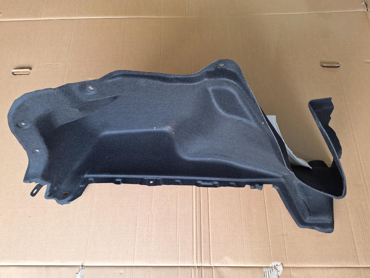 Panou capitonaj lateral portbagaj stanga TOYOTA COROLLA _E21_ 2018 -> 1.8 Hybrid 2ZR-FXE 64720-02420