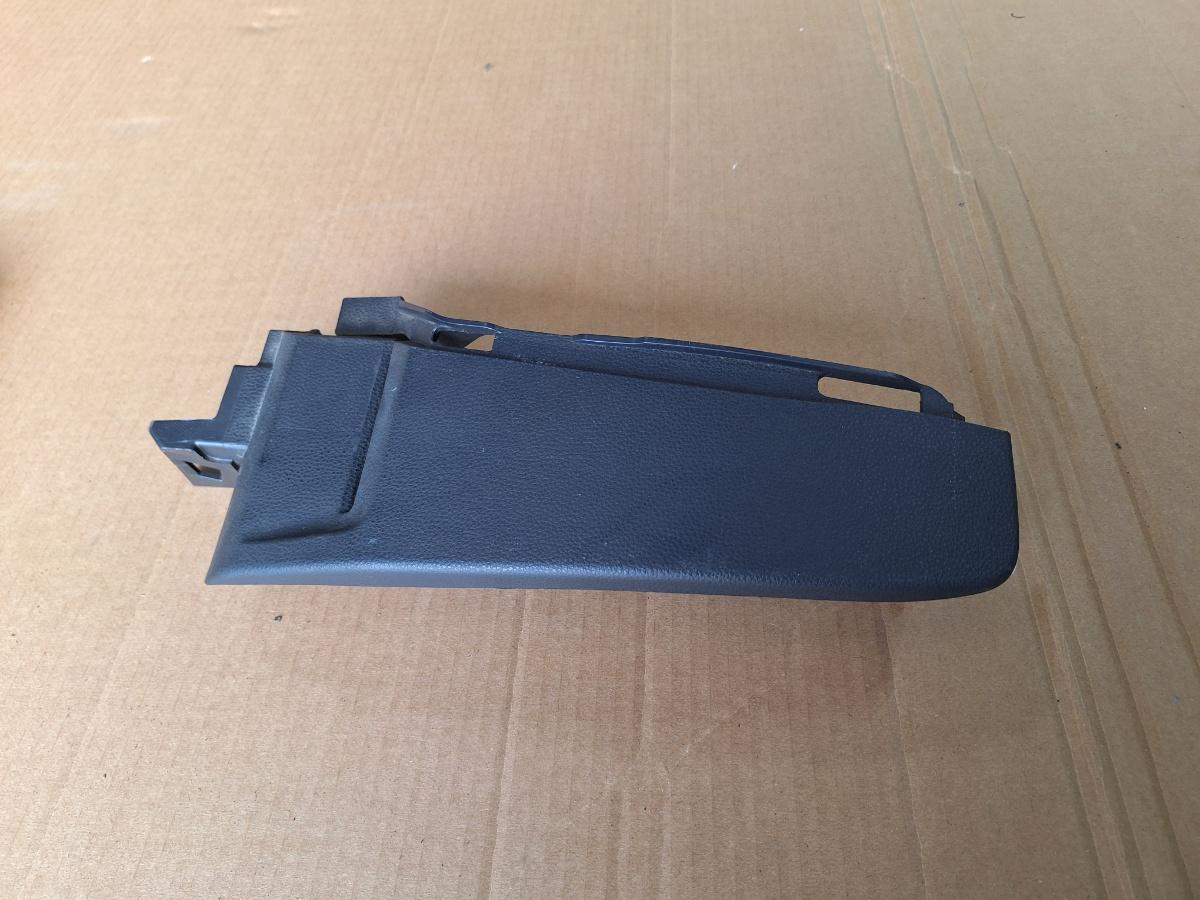 Ornament superior lateral bancheta spate stanga TOYOTA COROLLA _E21_ 2018 -> 1.8 Hybrid 2ZR-FXE 64301-02060 6430102060