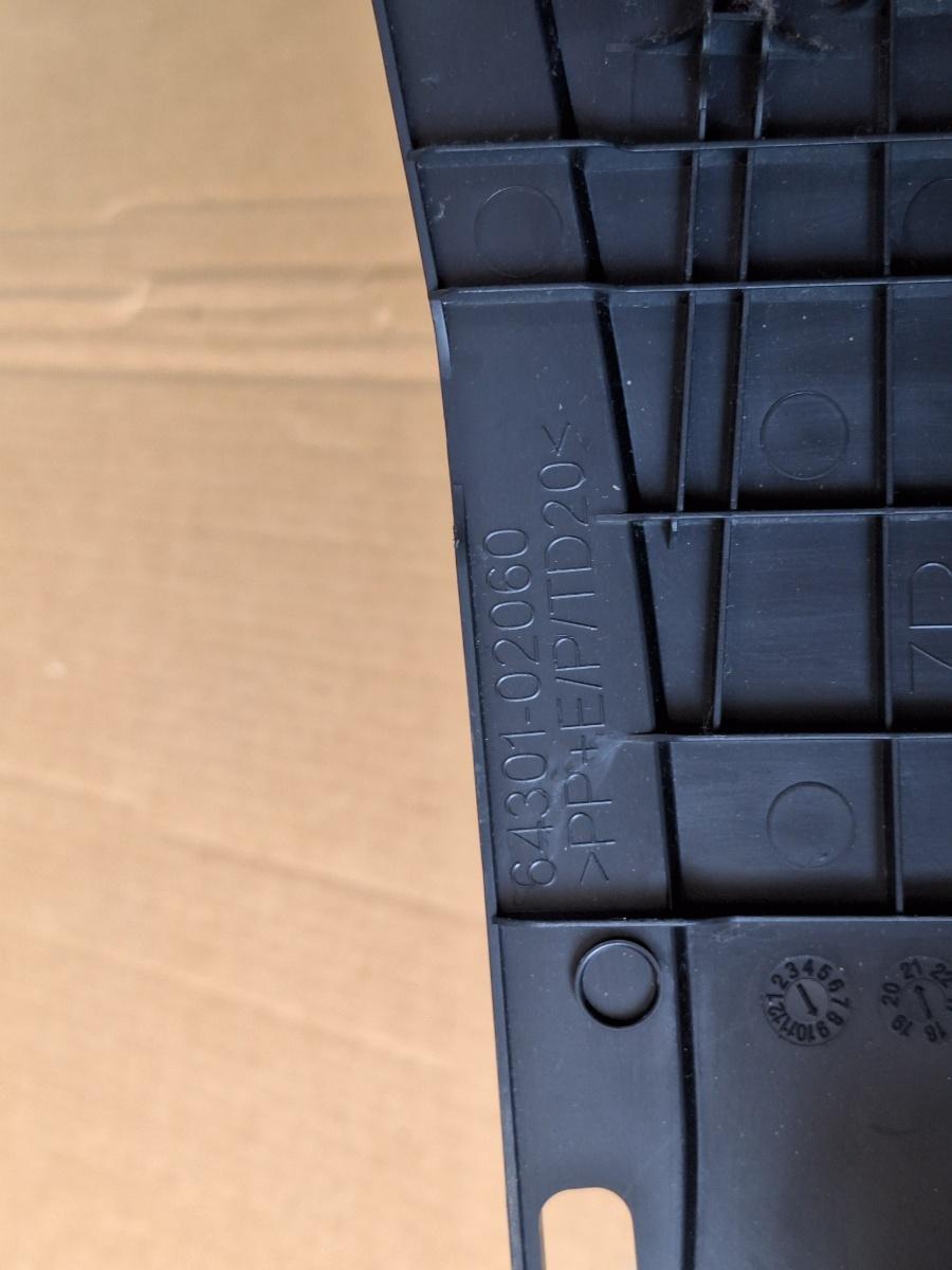Ornament superior lateral bancheta spate stanga TOYOTA COROLLA _E21_ 2018 -> 1.8 Hybrid 2ZR-FXE 64301-02060 6430102060