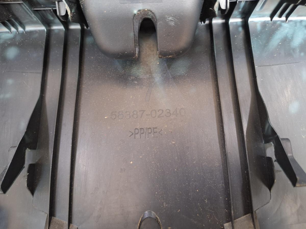 Ornament finitie portbagaj TOYOTA COROLLA _E21_ 2018 -> 1.8 Hybrid 2ZR-FXE 58387-02340 5838702340