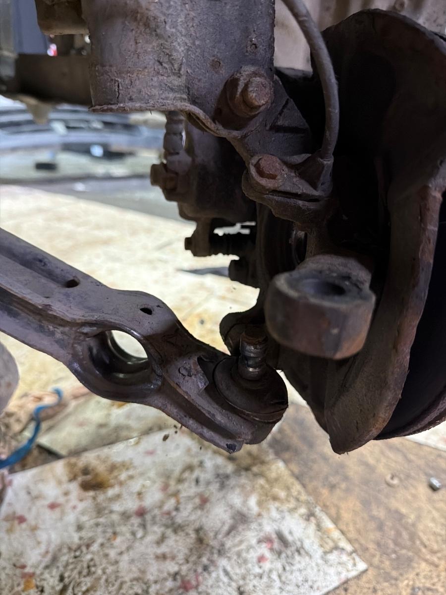 Fuzeta fata dreapta SUZUKI ALTO FF 2004 - 2009 1.1 F10D, F10DN