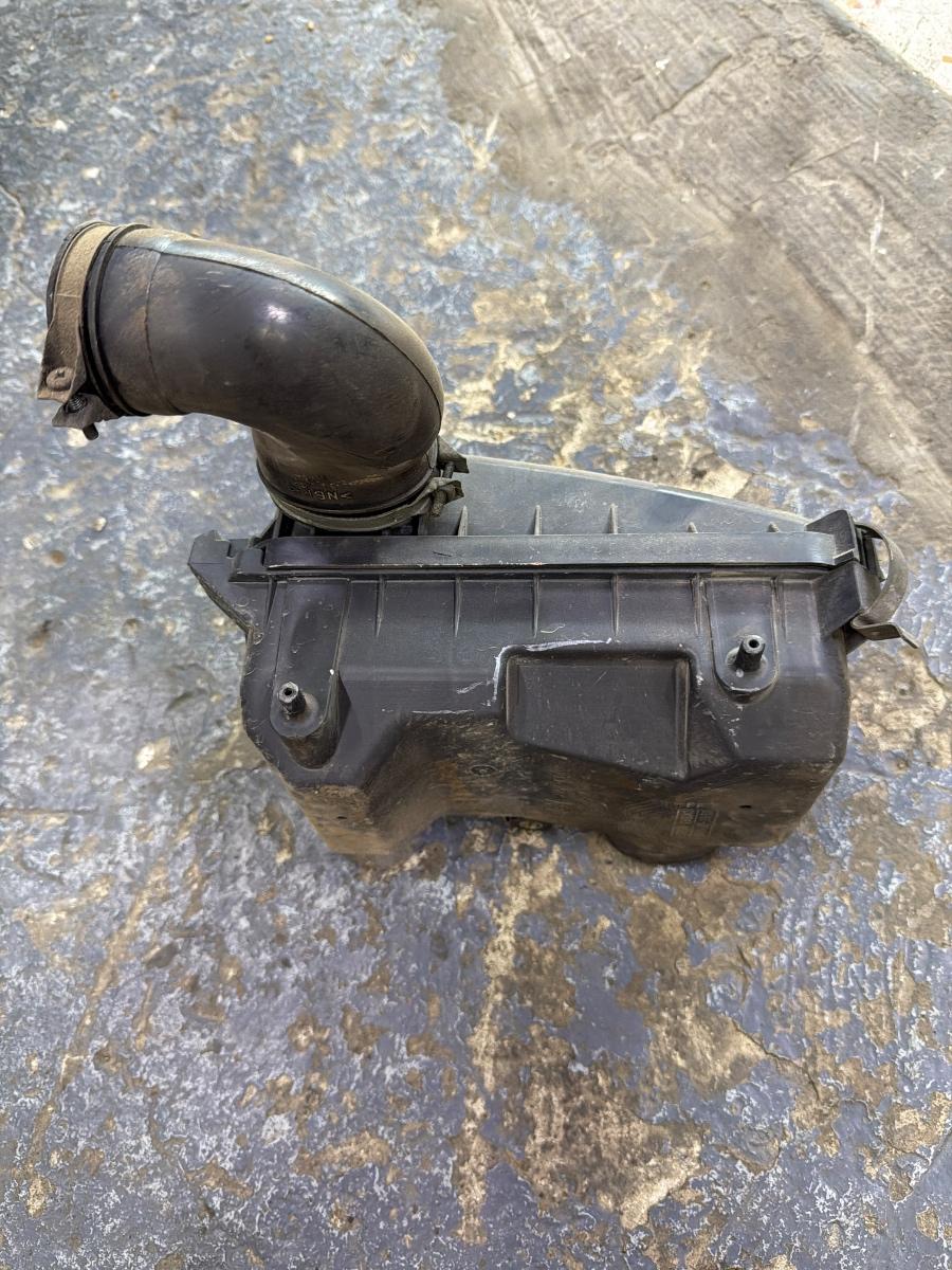 Carcasa filtru de aer SUZUKI ALTO FF 2004 - 2009 1.1 F10D, F10DN 13700-79GA0