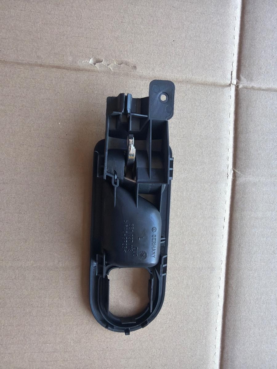Maner interior portiera fata stanga VOLKSWAGEN PASSAT 3B3 2000 - 2005 1.9 TDI AVF, AWX 3B1837113