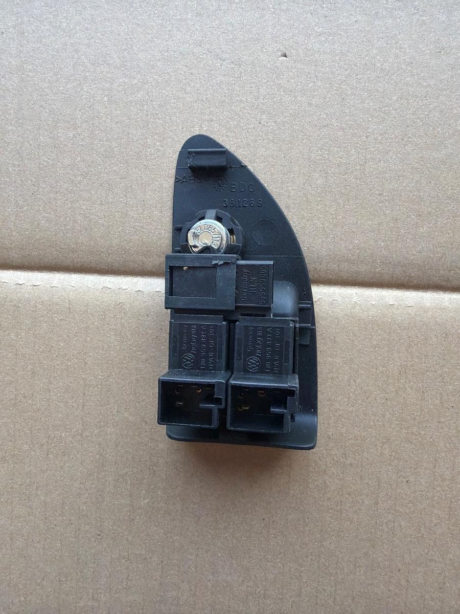 Buton deschidere usita rezervor VOLKSWAGEN PASSAT 3B3 2000 - 2005 1.9 TDI AVF, AWX 1J0959831A