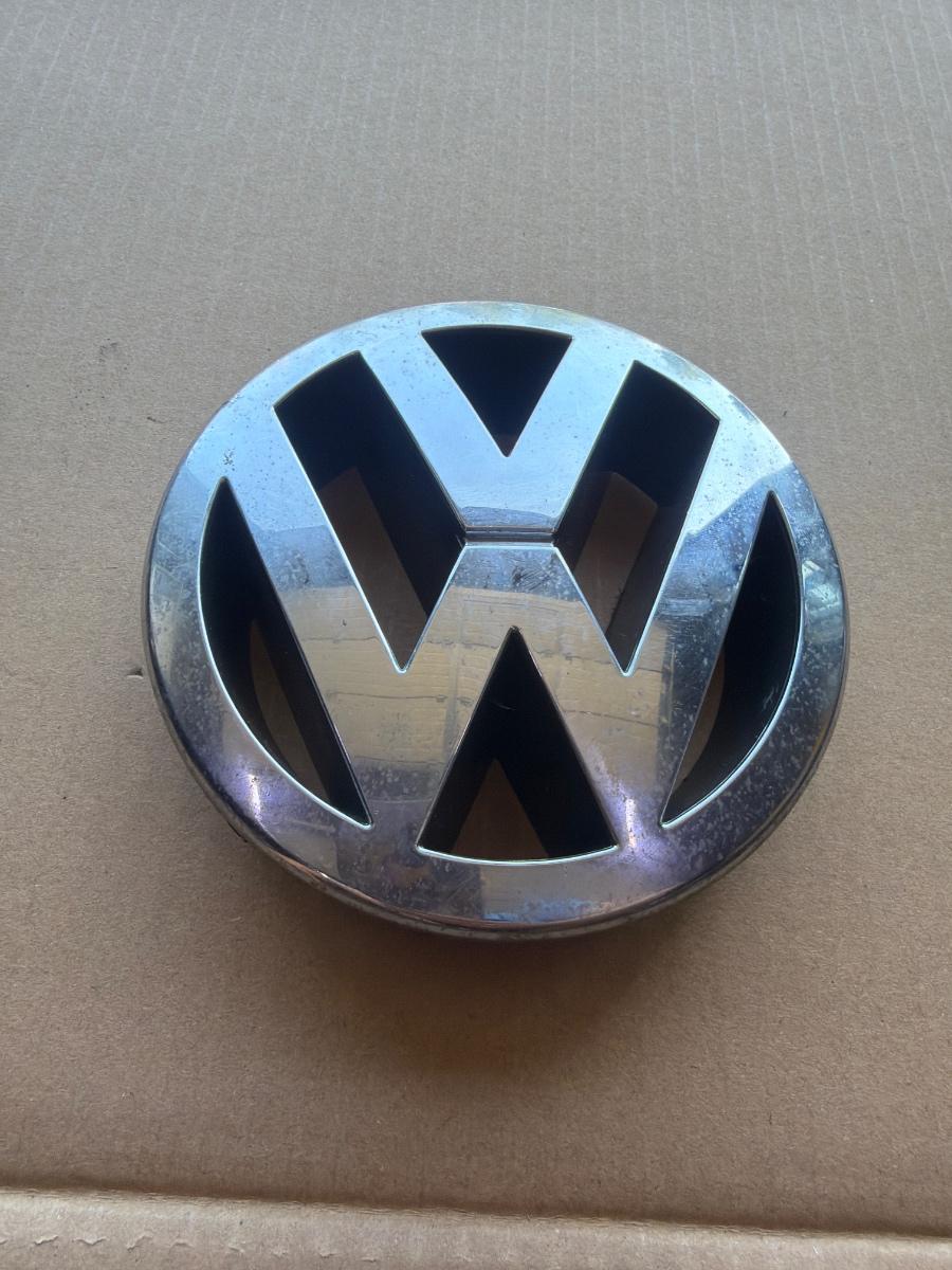 Sigla / Emblema fata VOLKSWAGEN PASSAT 3B3 2000 - 2005 1.9 TDI AVF, AWX 3B0853601C