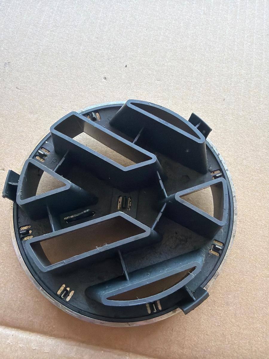 Sigla / Emblema fata VOLKSWAGEN PASSAT 3B3 2000 - 2005 1.9 TDI AVF, AWX 3B0853601C