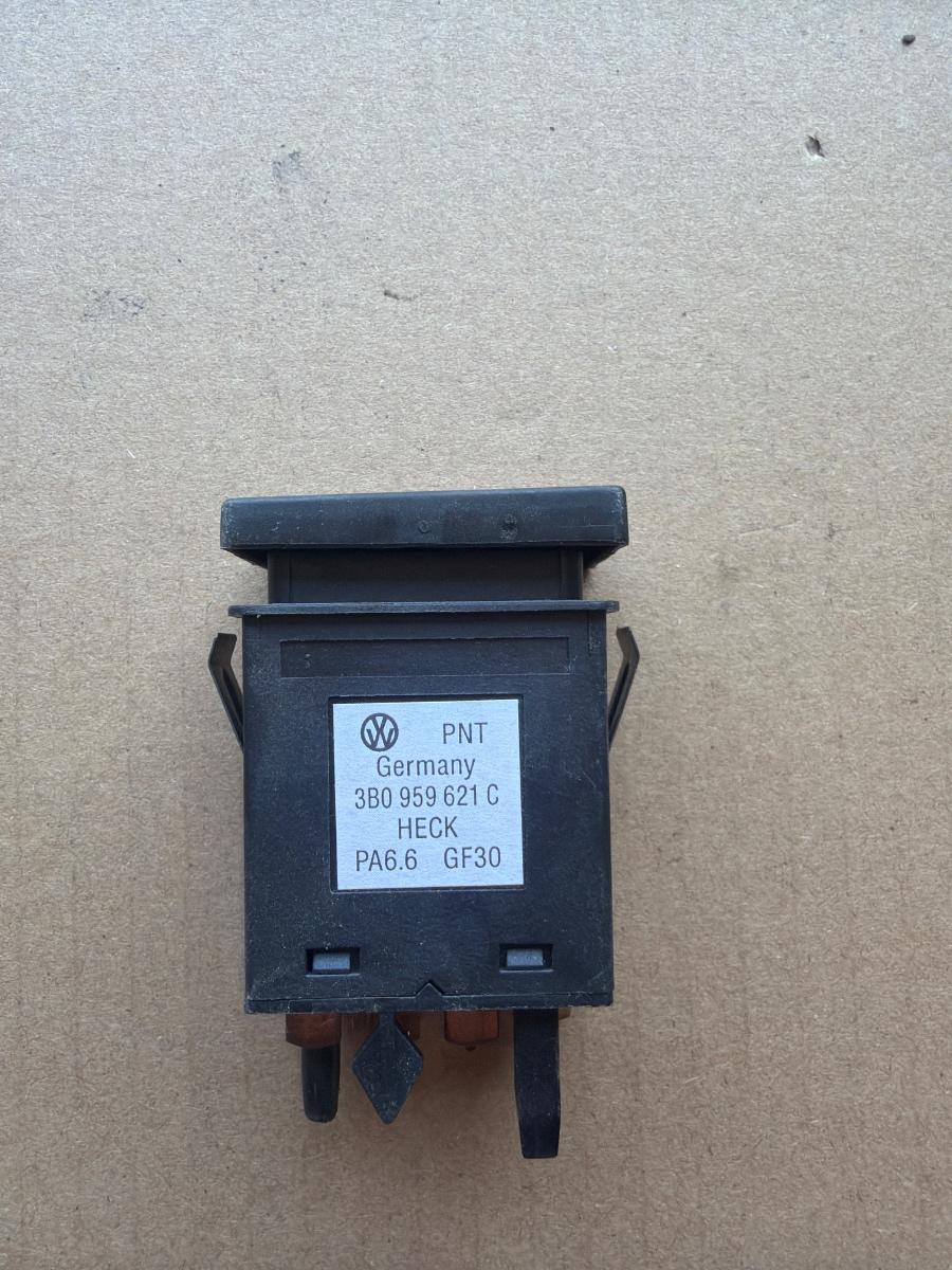 Comutator dezaburire luneta VOLKSWAGEN PASSAT 3B3 2000 - 2005 1.9 TDI AVF, AWX 3B0959621C