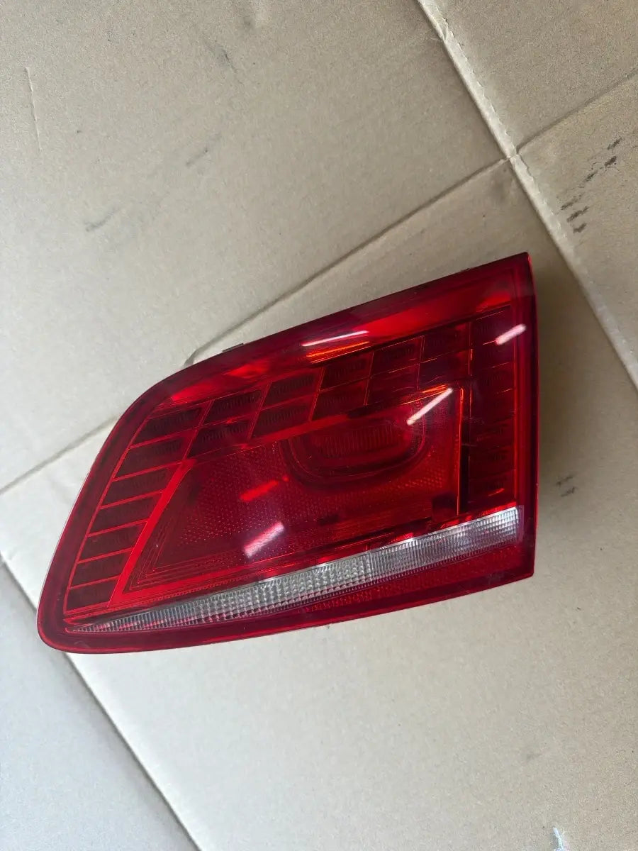 Stop hayon dreapta VOLKSWAGEN PASSAT 365 2010 - 2014 2.0 TDi BlueMotion CFFB 3AF945308E