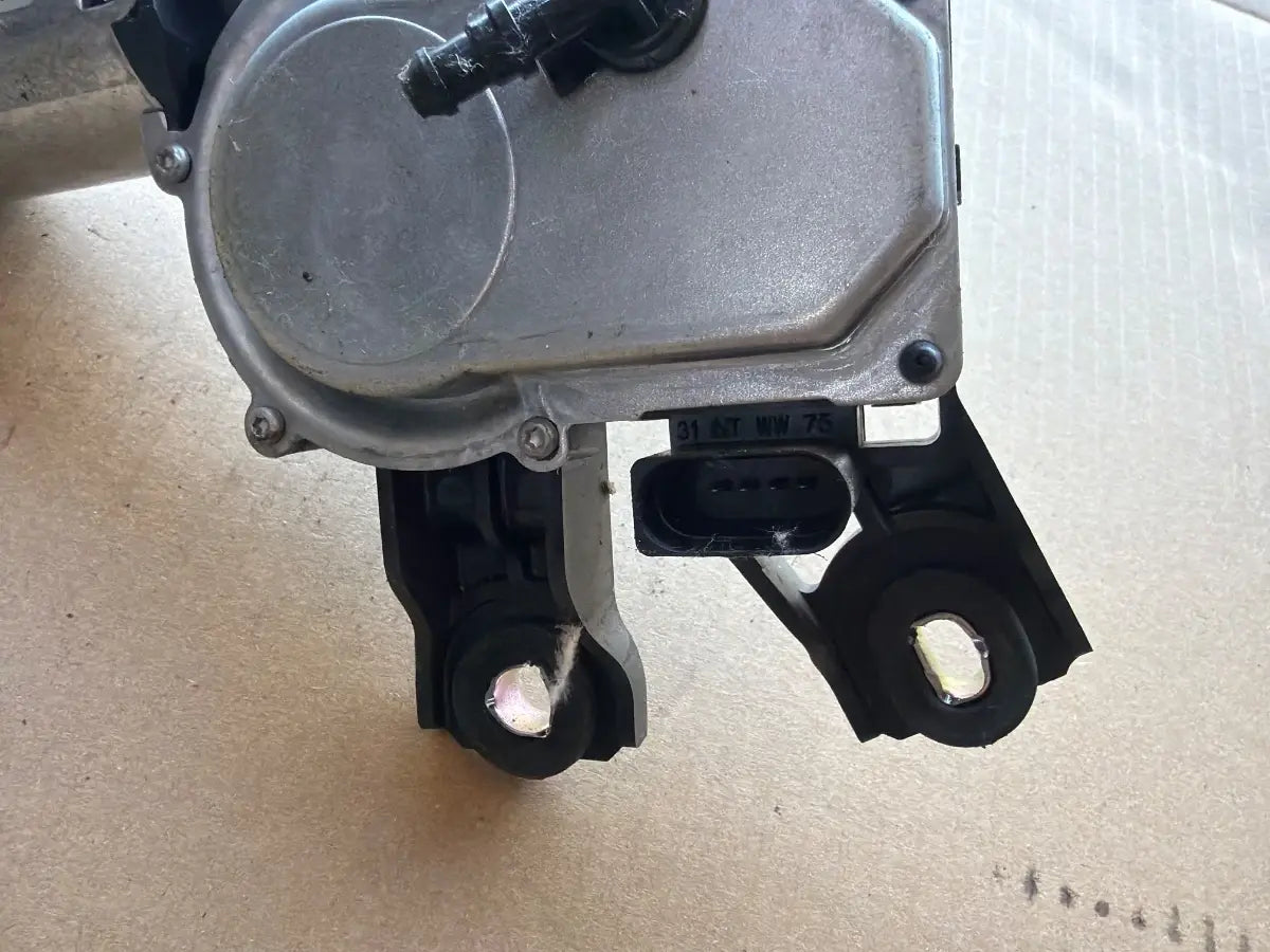 Mecanism stergator luneta VOLKSWAGEN PASSAT 365 2010 - 2014 2.0 TDi BlueMotion CFFB Valeo 53032812 3C9955711B