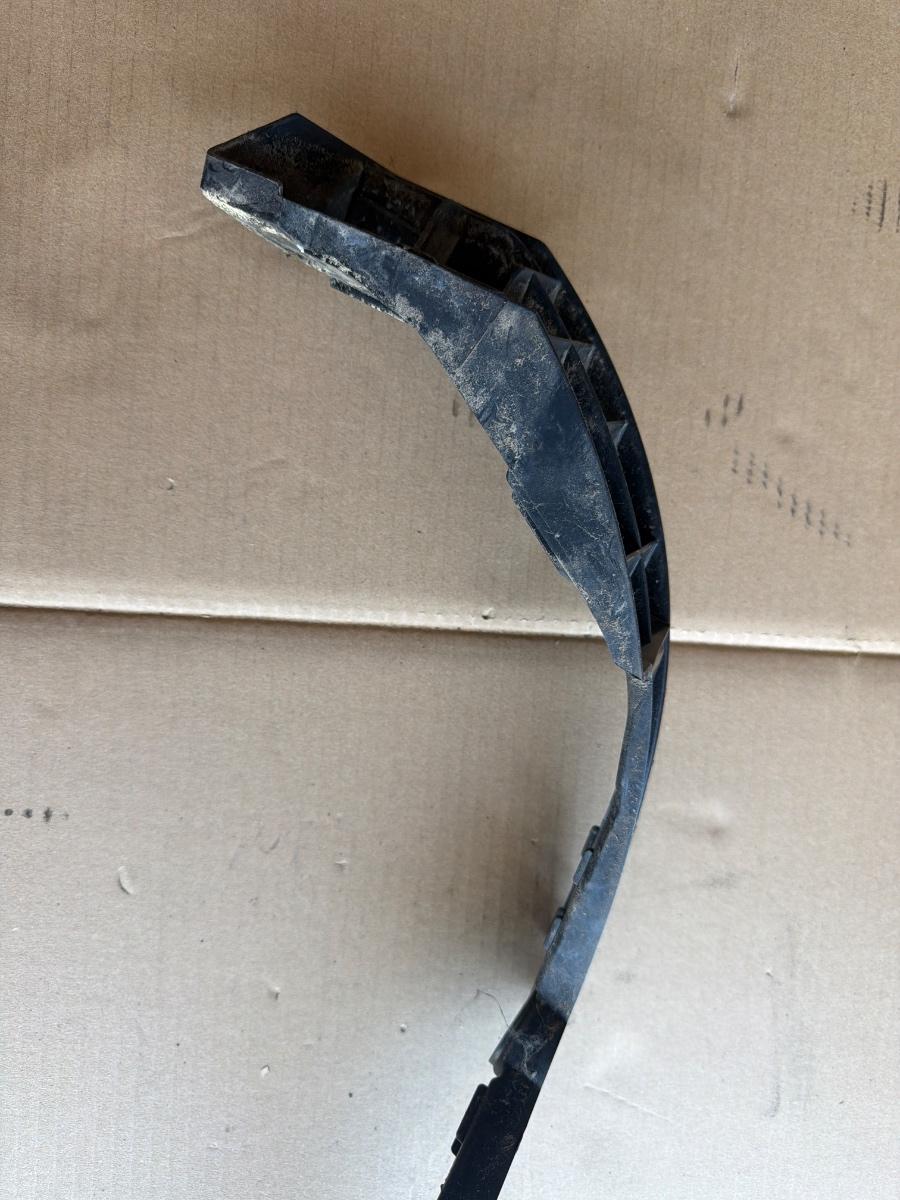 Suport bara de protectie spate dreapta VOLKSWAGEN PASSAT 365 2010 - 2014 2.0 TDi BlueMotion CFFB 3AF807394