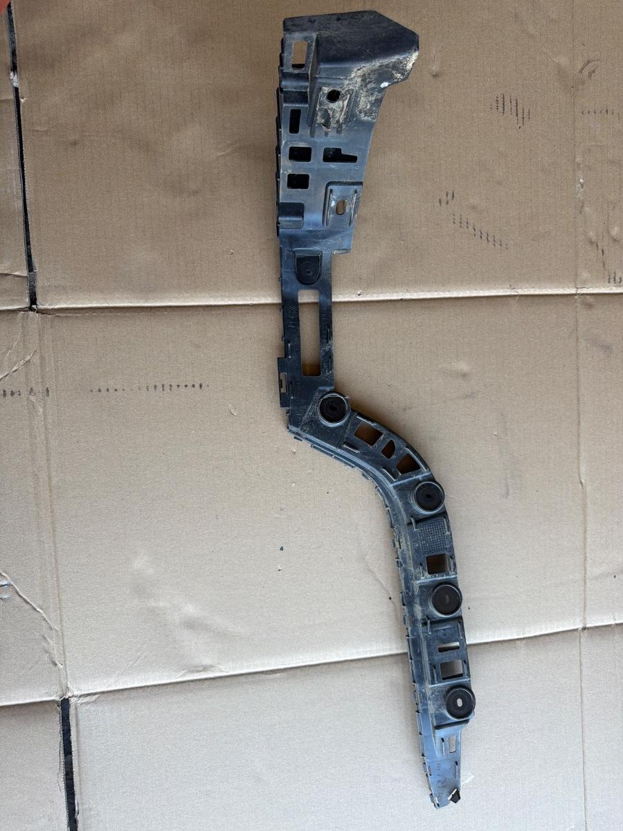Suport bara de protectie spate dreapta VOLKSWAGEN PASSAT 365 2010 - 2014 2.0 TDi BlueMotion CFFB 3AF807394