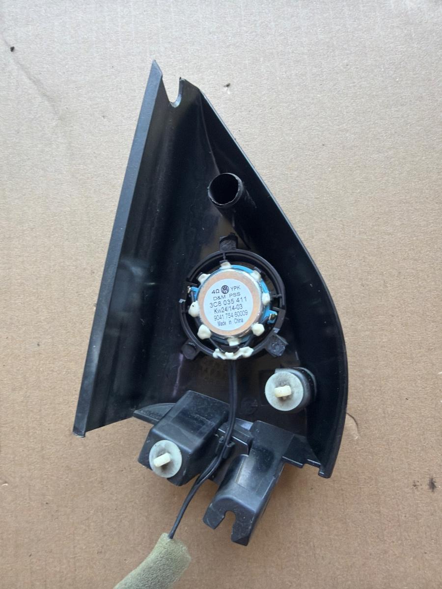 Difuzor de inalta frecventa portiera dreapta fata VOLKSWAGEN PASSAT 365 2010 - 2014 2.0 TDi BlueMotion CFFB 3C8035411
