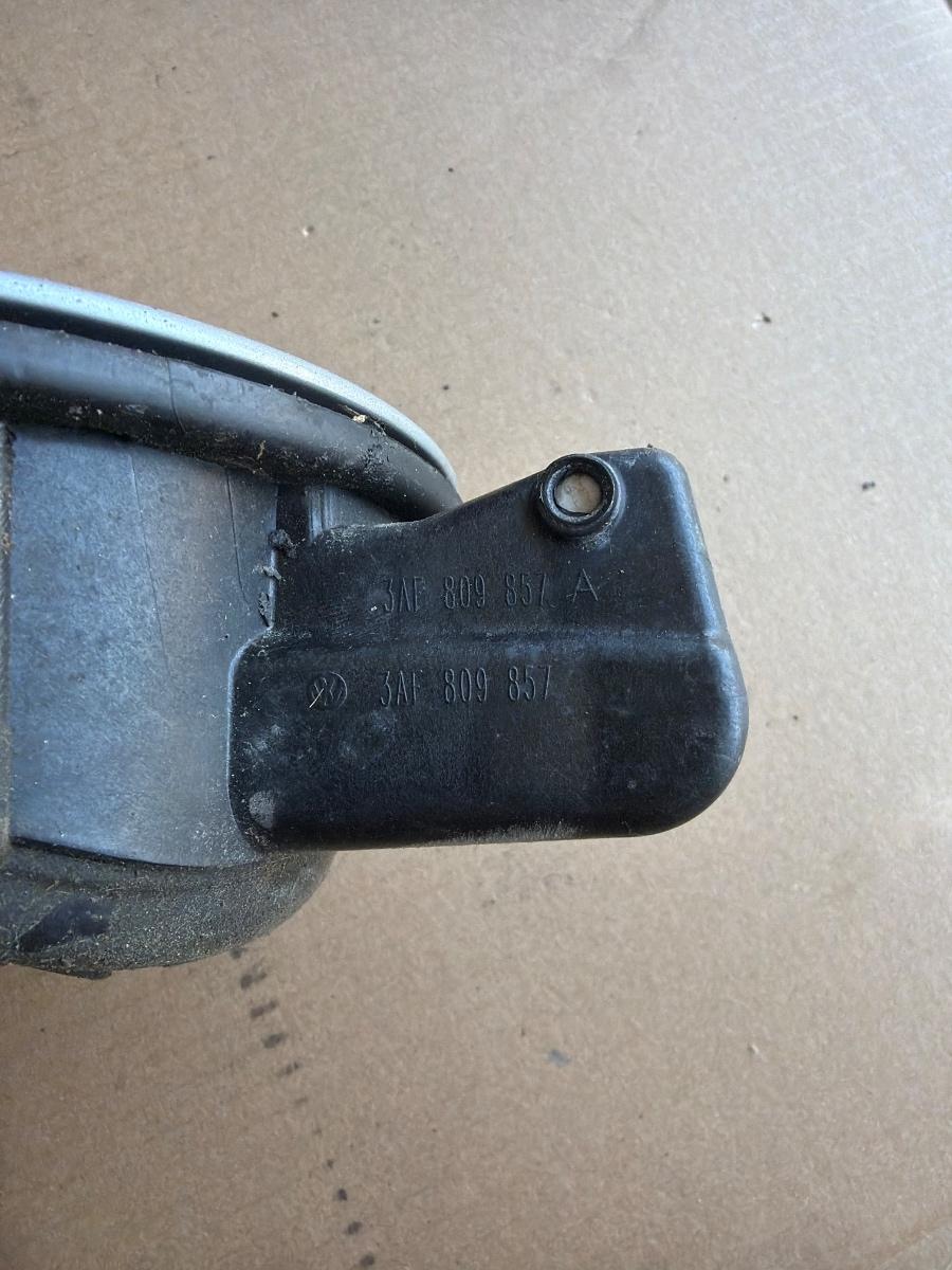 Ornament usita rezervor combustibil LA7W VOLKSWAGEN PASSAT 365 2010 - 2014 2.0 TDi 3AF809857