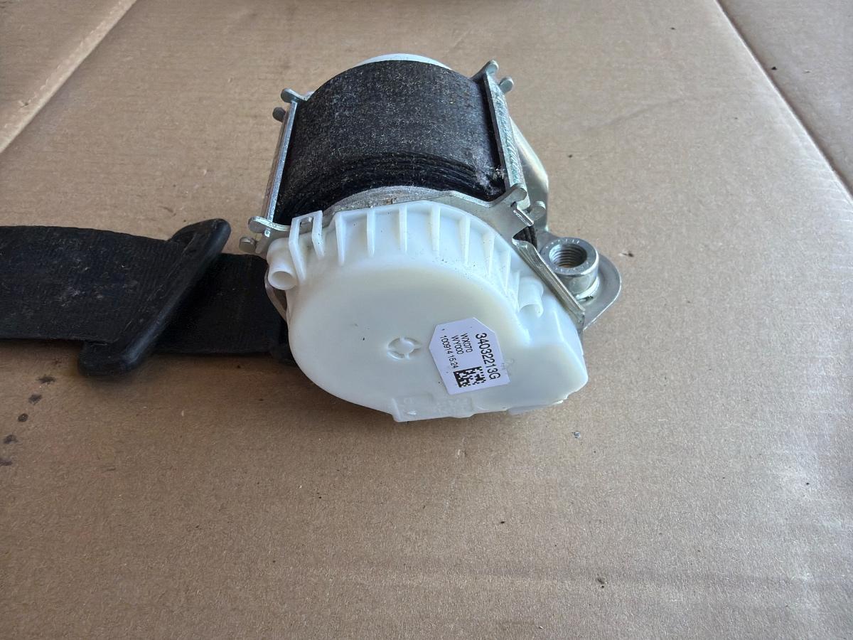 Centura de siguranta spate dreapta VOLKSWAGEN PASSAT 365 2010 - 2014 2.0 TDi BlueMotion CFFB 3C9857806J RAA