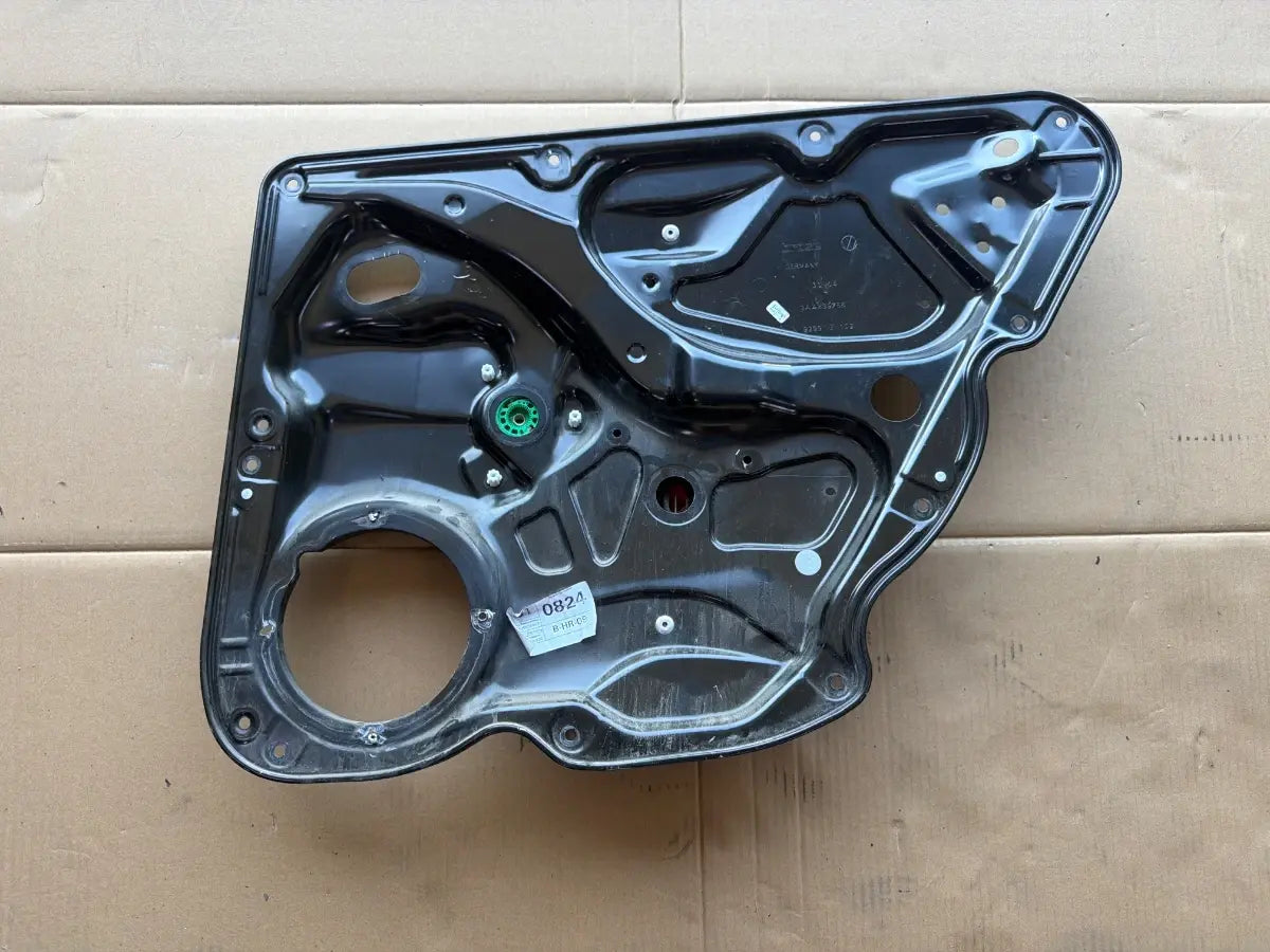 Macara geam stanga spate VOLKSWAGEN PASSAT 365 2010 - 2014 2.0 TDi BlueMotion CFFB 3AA839756