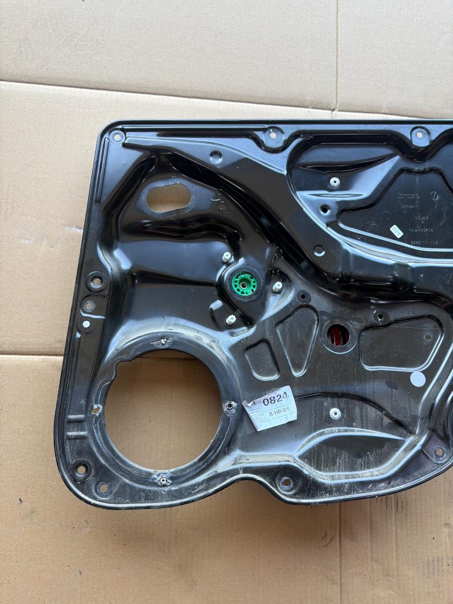 Macara geam stanga spate VOLKSWAGEN PASSAT 365 2010 - 2014 2.0 TDi BlueMotion CFFB 3AA839756