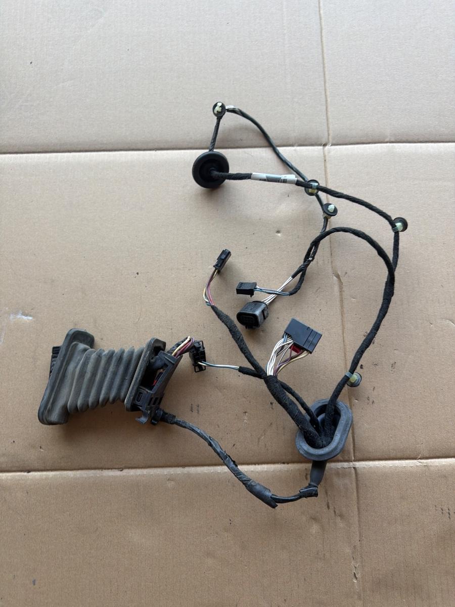 Cablaj portiera dreapta spate VOLKSWAGEN PASSAT 365 2010 - 2014 2.0 TDi BlueMotion CFFB 3AA971694DG
