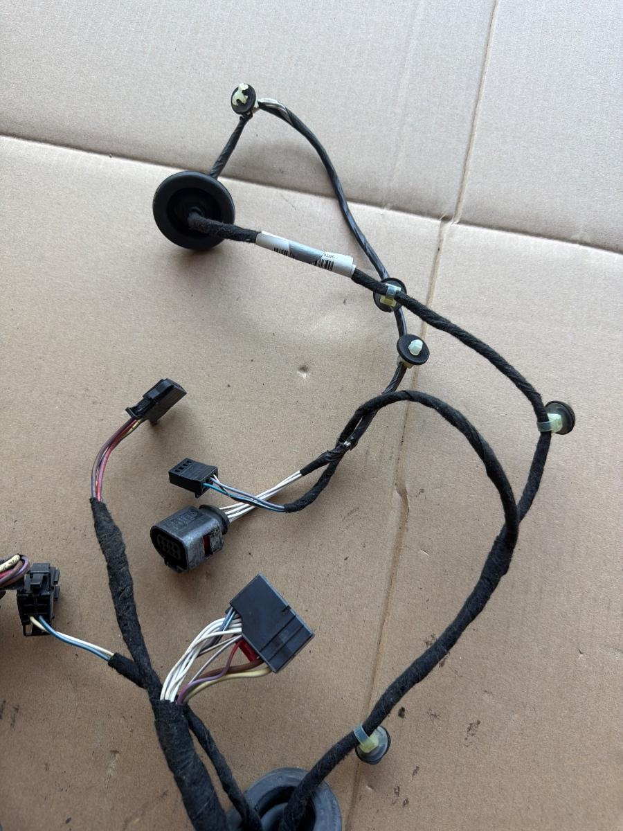 Cablaj portiera dreapta spate VOLKSWAGEN PASSAT 365 2010 - 2014 2.0 TDi BlueMotion CFFB 3AA971694DG